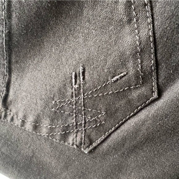 ABS by Allen Schwartz Ladies Black Capri Jean Shorts Size 32 - Picture 7 of 13